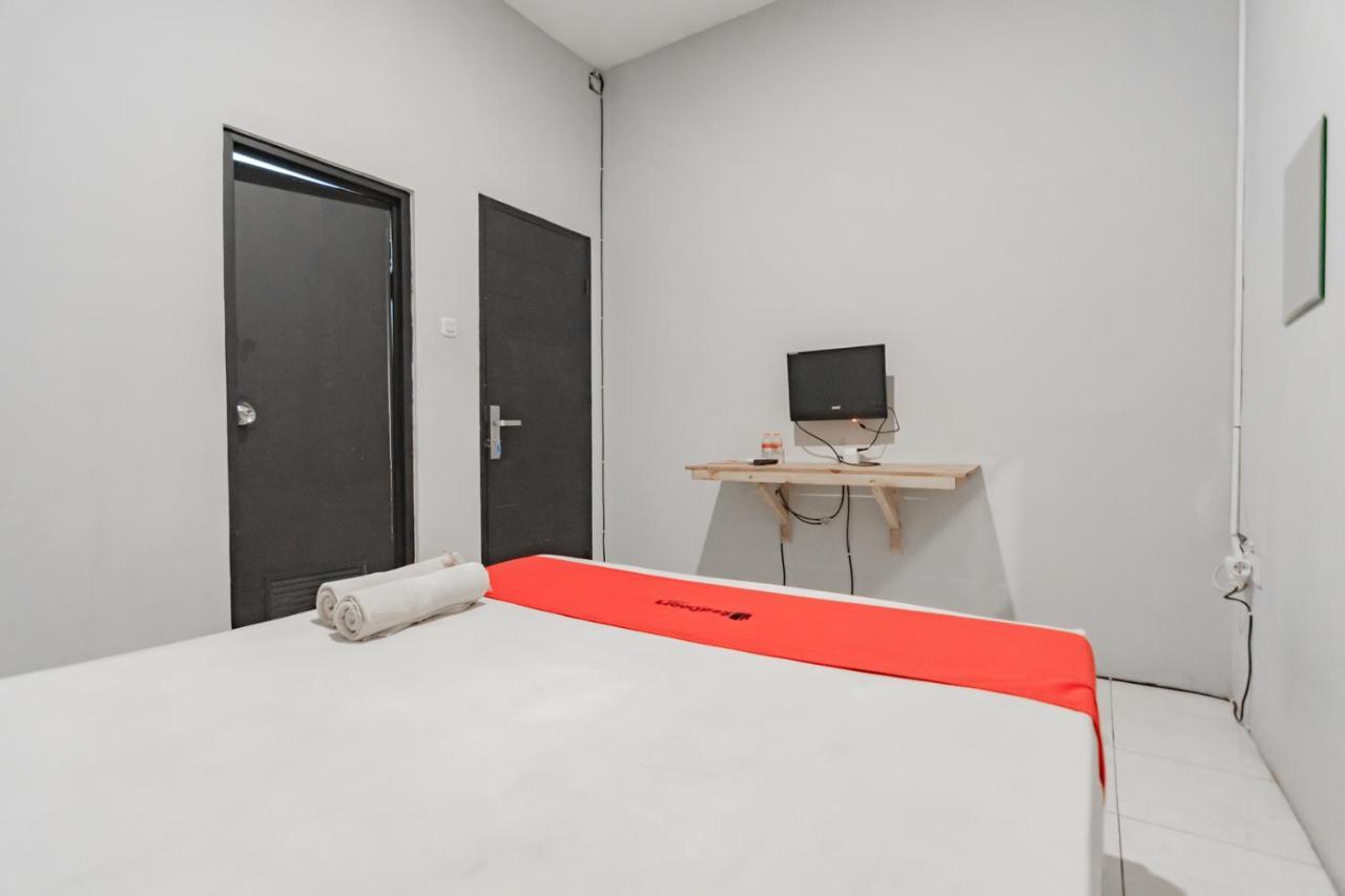 Hotel Reddoorz Near Exit Toll Pasteur 4 Bandung Esterno foto