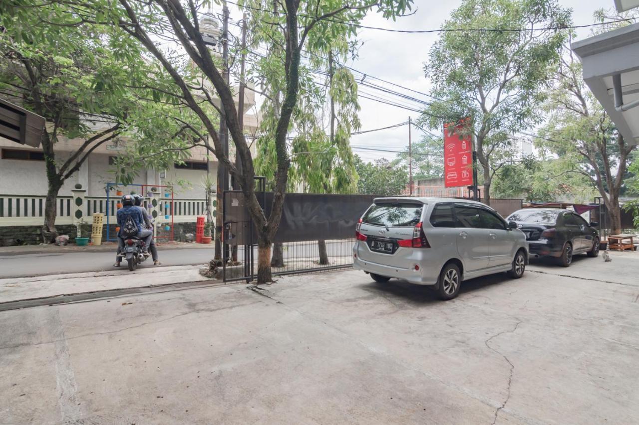 Hotel Reddoorz Near Exit Toll Pasteur 4 Bandung Esterno foto