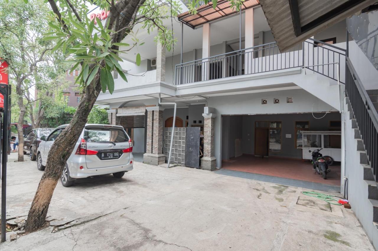 Hotel Reddoorz Near Exit Toll Pasteur 4 Bandung Esterno foto